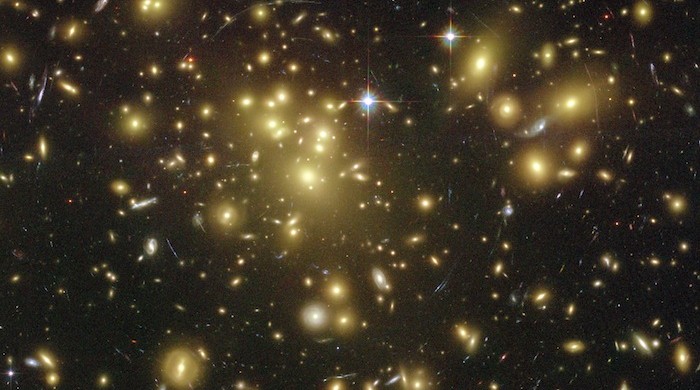 Galaxy Cluster Abell 1689
HST ACS WFC
H. Ford (JHU)