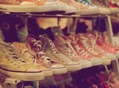 Scarpe colorate con filtro vintage